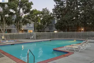 1511 Four Oaks Cir, San Jose, CA 95131 - Photo 37