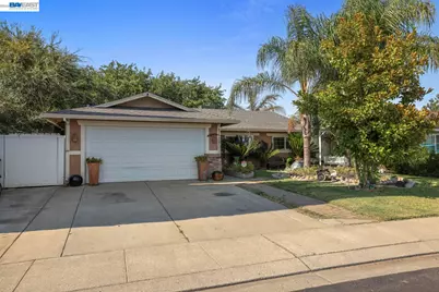 1427 Snyder St, Manteca, CA 95336 - Photo 1