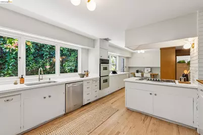 80 Wildwood Gdns, Piedmont, CA 94611 - Photo 29