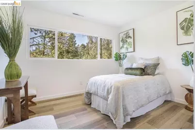 6855 Gunn Dr, Oakland, CA 94611 - Photo 19