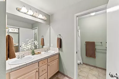 1734 Canberra Pl, El Dorado Hills, CA 95762 - Photo 29