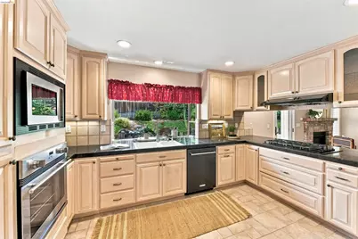 1734 Canberra Pl, El Dorado Hills, CA 95762 - Photo 15