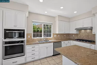 5668 Rosscommon Way, Antioch, CA 94531 - Photo 17