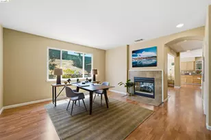 327 Hawk Ridge Dr, Richmond, CA 94806 - Photo 17