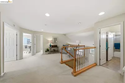 327 Hawk Ridge Dr, Richmond, CA 94806 - Photo 21