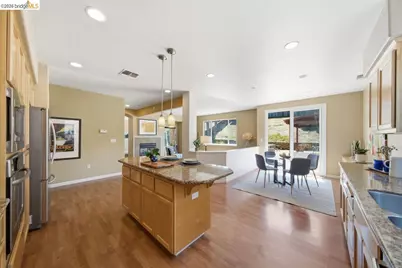 327 Hawk Ridge Dr, Richmond, CA 94806 - Photo 41