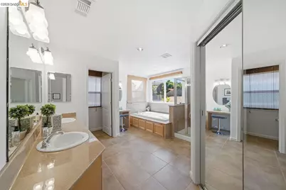 327 Hawk Ridge Dr, Richmond, CA 94806 - Photo 11