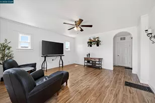 294 7th St, Rio Vista, CA 94571 - Photo 7