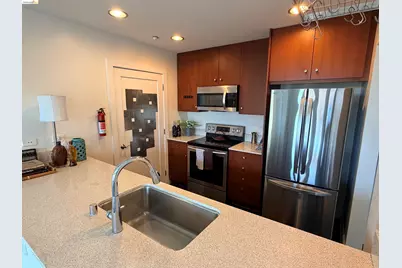 585 9th St #335, Oakland, CA 94607 - Photo 3