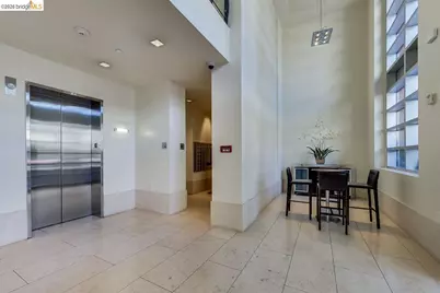 585 9th St #335, Oakland, CA 94607 - Photo 3