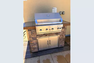 585 9th St #335, Oakland, CA 94607 - Photo 25