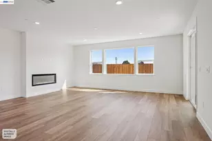 300 Colfax Ln, Oakley, CA 94561 - Photo 17
