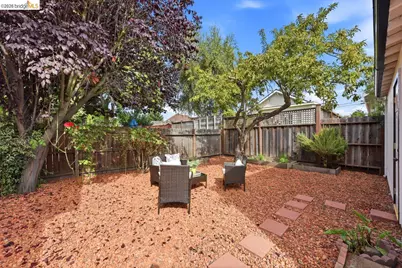 1028 57th St, Oakland, CA 94608 - Photo 35