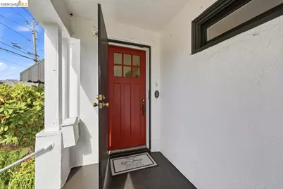 1028 57th St, Oakland, CA 94608 - Photo 3