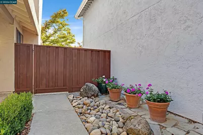7297 Castle Dr, Dublin, CA 94568 - Photo 5
