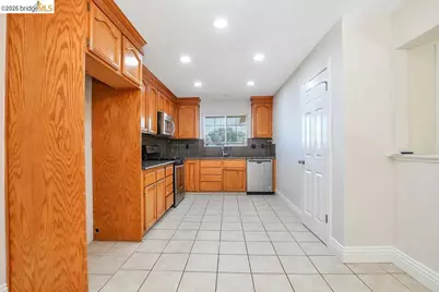 1316 Saint Frances Dr, Antioch, CA 94509 - Photo 13
