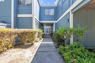 403 Olympus, Hercules, CA 94547 - Photo 3