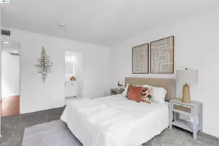 403 Olympus, Hercules, CA 94547 - Photo 17