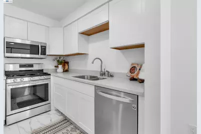 403 Olympus #7, Hercules, CA 94547 - Photo 9