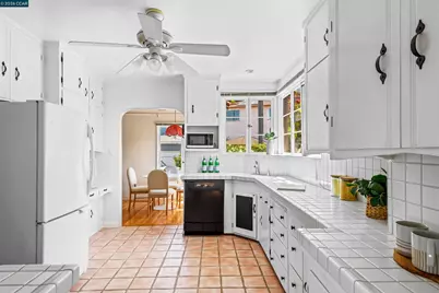 3735 Virden Ave, Oakland, CA 94619 - Photo 7