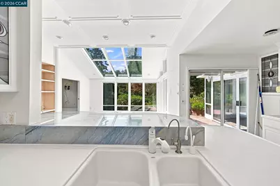 208 Ivy Dr, Orinda, CA 94563 - Photo 13