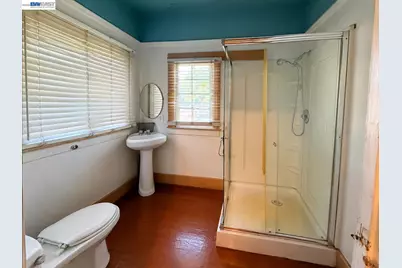 1701 10th Ave, Oakland, CA 94606 - Photo 3