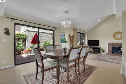 2023 Los Gatos Almaden Rd, San Jose, CA 95124 - Photo 27