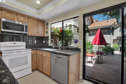 2023 Los Gatos Almaden Rd, San Jose, CA 95124 - Photo 7