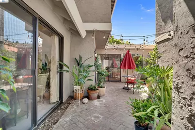 2023 Los Gatos Almaden Rd, San Jose, CA 95124 - Photo 33