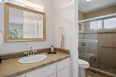34838 Lilac St, Union City, CA 94587 - Photo 23
