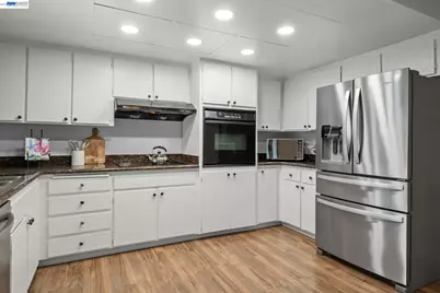 34838 Lilac St, Union City, CA 94587 - Photo 17