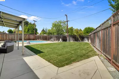 1789 Woodland Ct, Concord, CA 94521 - Photo 37