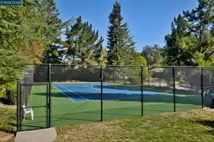 532 Ridgeview Ct, Pleasant Hill, CA 94523 - Photo 3
