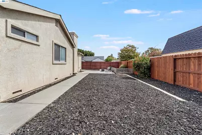 1618 Paseo Flores Dr, Suisun City, CA 94585 - Photo 39