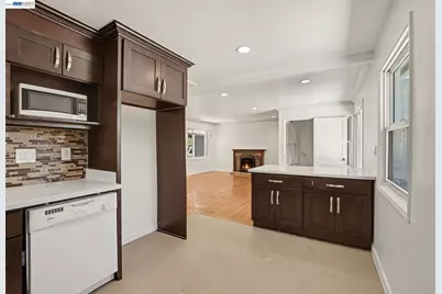 15890 Via Pinale, San Lorenzo, CA 94580 - Photo 11