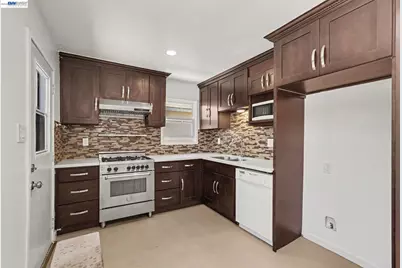 15890 Via Pinale, San Lorenzo, CA 94580 - Photo 9