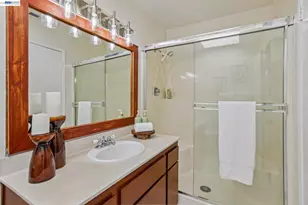 2121 Vale Rd, San Pablo, CA 94806 - Photo 25