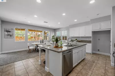 2584 Remy Javier Ct, Tracy, CA 95377 - Photo 7