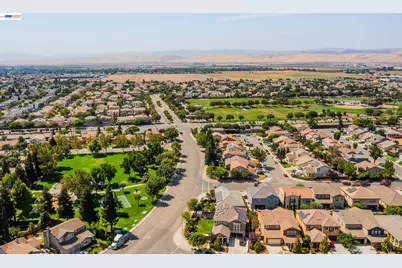 2584 Remy Javier Ct, Tracy, CA 95377 - Photo 45