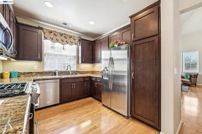 3158 Persimmon Cir, Pleasanton, CA 94588 - Photo 15
