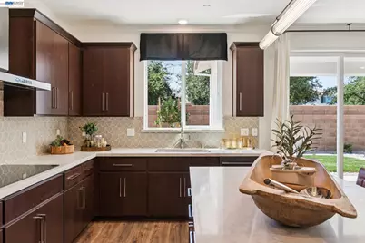 658 West Cliff St, Oakley, CA 94561 - Photo 31