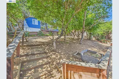 4015 Rusting Ave, Oakland, CA 94605 - Photo 33