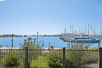 124 Lakeshore Ct, Richmond, CA 94804 - Photo 53