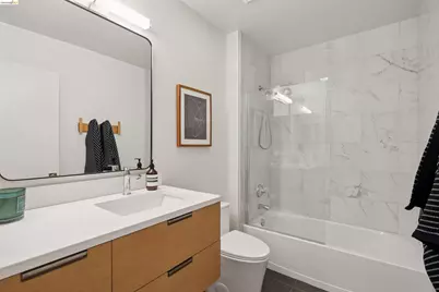 124 Lakeshore Ct, Richmond, CA 94804 - Photo 25