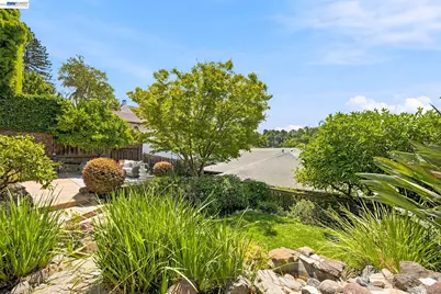 824 Santa Ray Ave., Oakland, CA 94610 - Photo 45