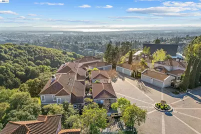 4636 Redwood Rd, Oakland, CA 94619 - Photo 23