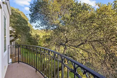 4636 Redwood Rd, Oakland, CA 94619 - Photo 13