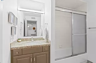 4636 Redwood Rd, Oakland, CA 94619 - Photo 17
