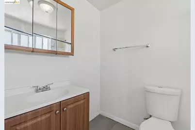 2562 60th Ave, Oakland, CA 94605 - Photo 15