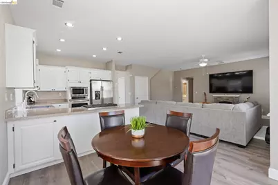 1937 Paradise Peak Ct, Antioch, CA 94531 - Photo 13